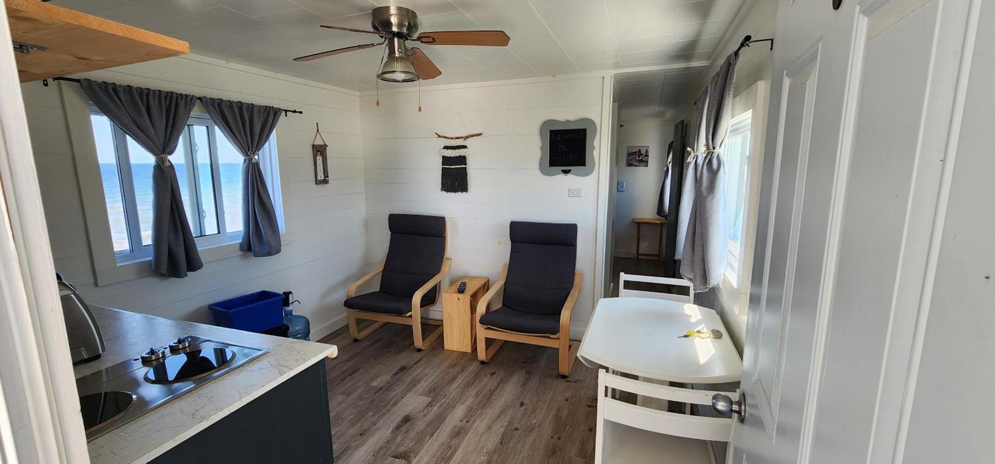 Les Cabines Sur Mer Cap-des-Rosiers Habitación foto