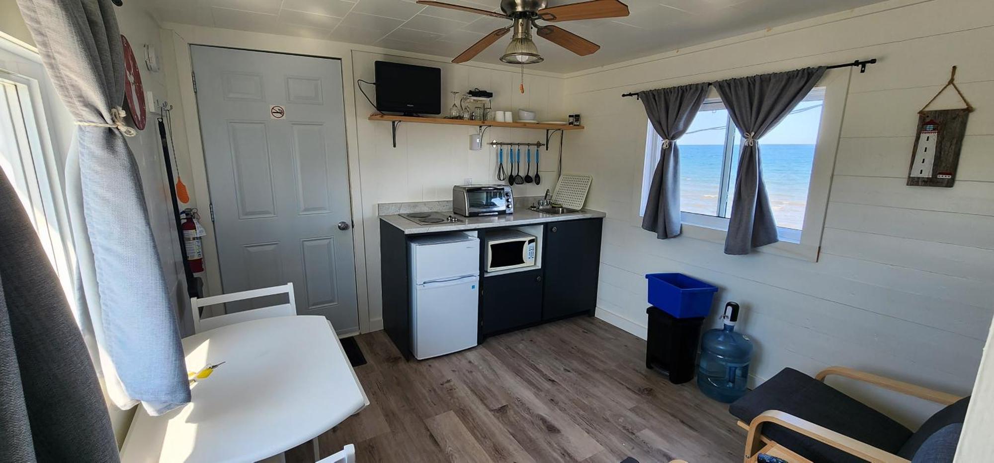 Les Cabines Sur Mer Cap-des-Rosiers Habitación foto