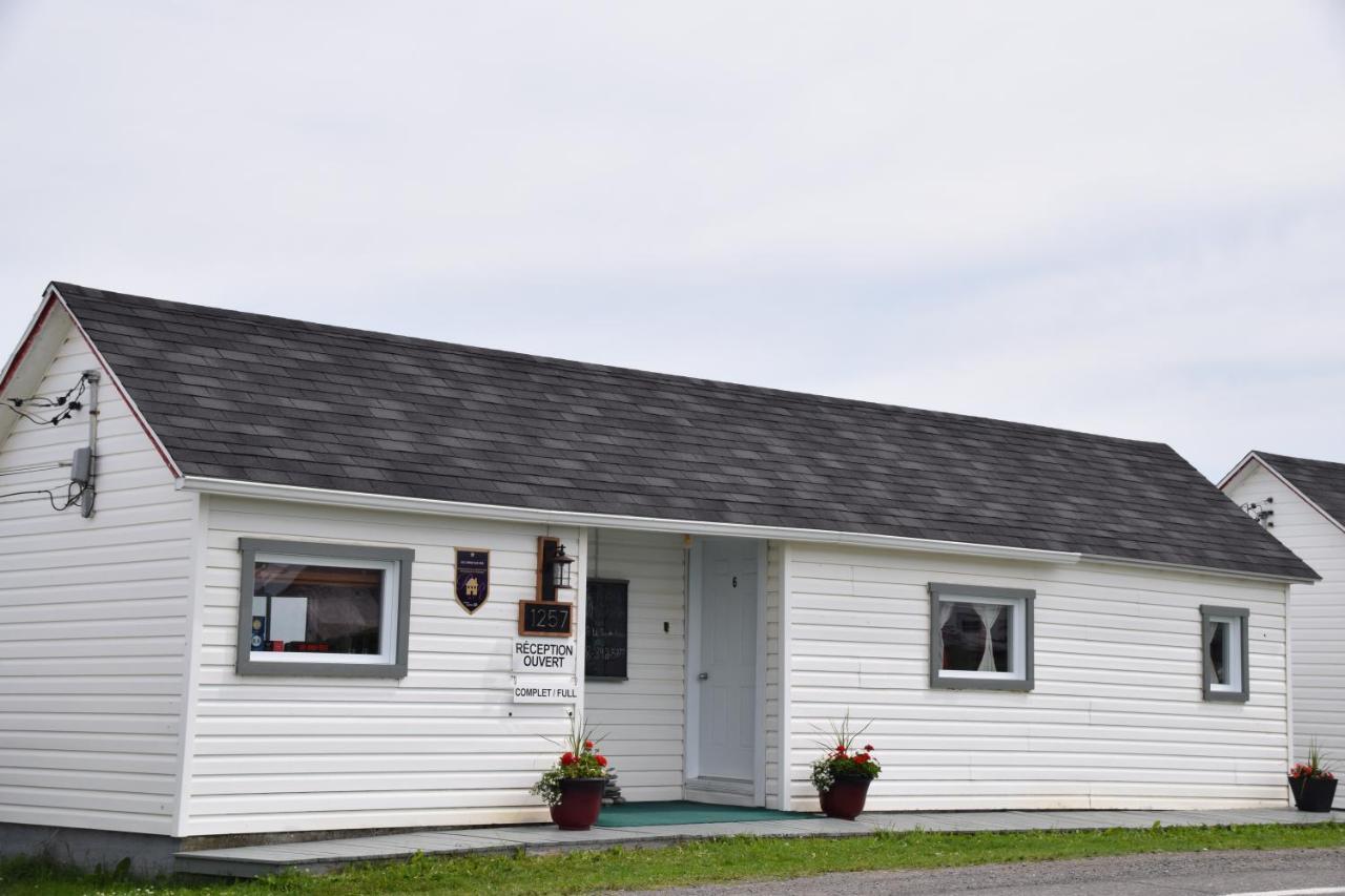 Les Cabines Sur Mer Cap-des-Rosiers Exterior foto